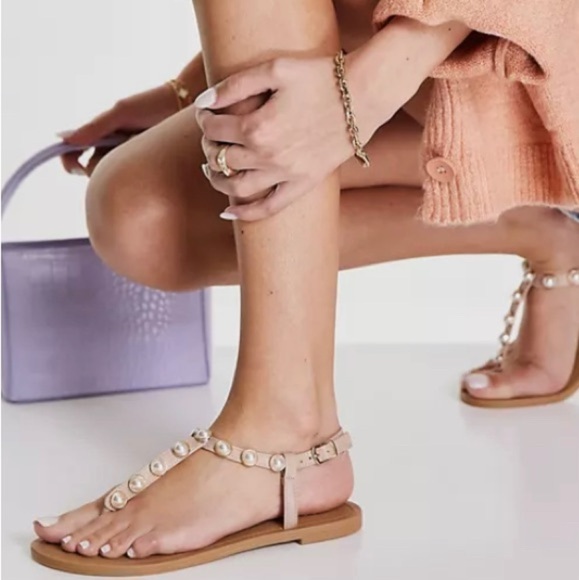 5/$25 Item ASOS Faux Pearl Sandals - Picture 1 of 5
